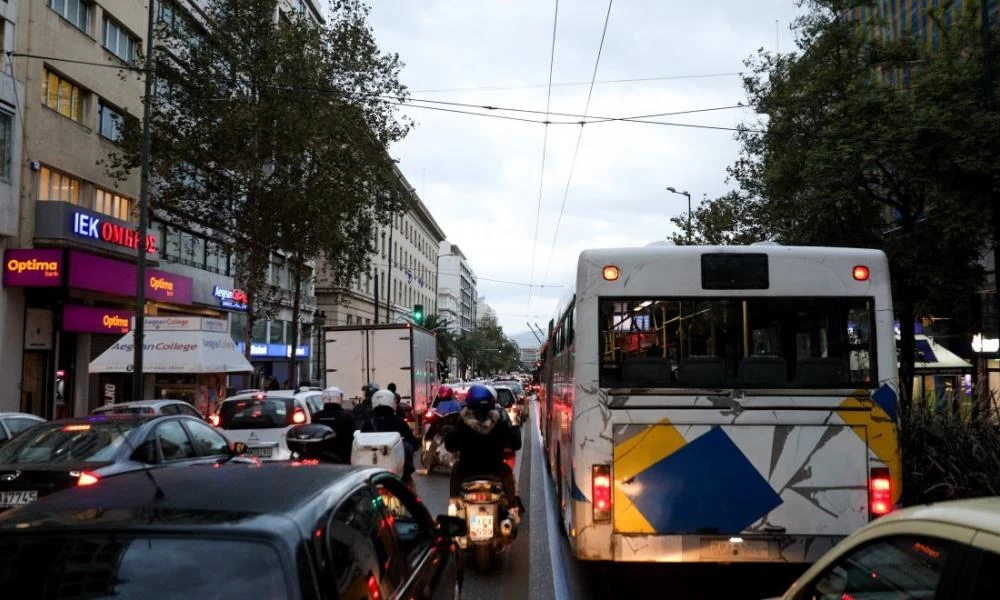 Ταλαιπωρία για του επιβάτες: Αλαλούμ στα δρομολόγια τον Μέσων Μεταφοράς